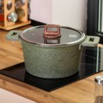 28 cm Pot (Die-Cast Alloy Casserole with Wood-Look Handles)