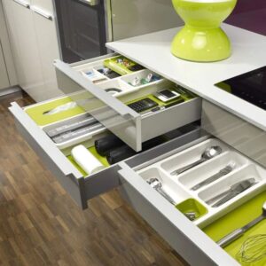 Expandable Cutlery Organizer Tray