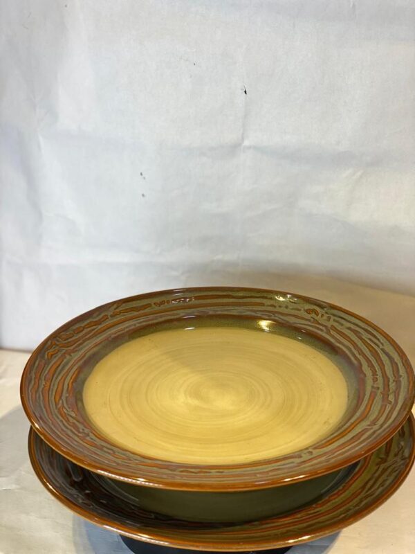 2 Pcs Ceramic Plates Set