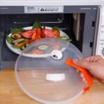 30cm Microwave Splatter Shield with Easy-Grip Handle